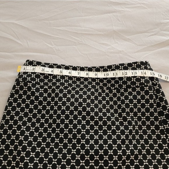 Ann Taylor black and white pencil skirt size 4P petite - Picture 3 of 7